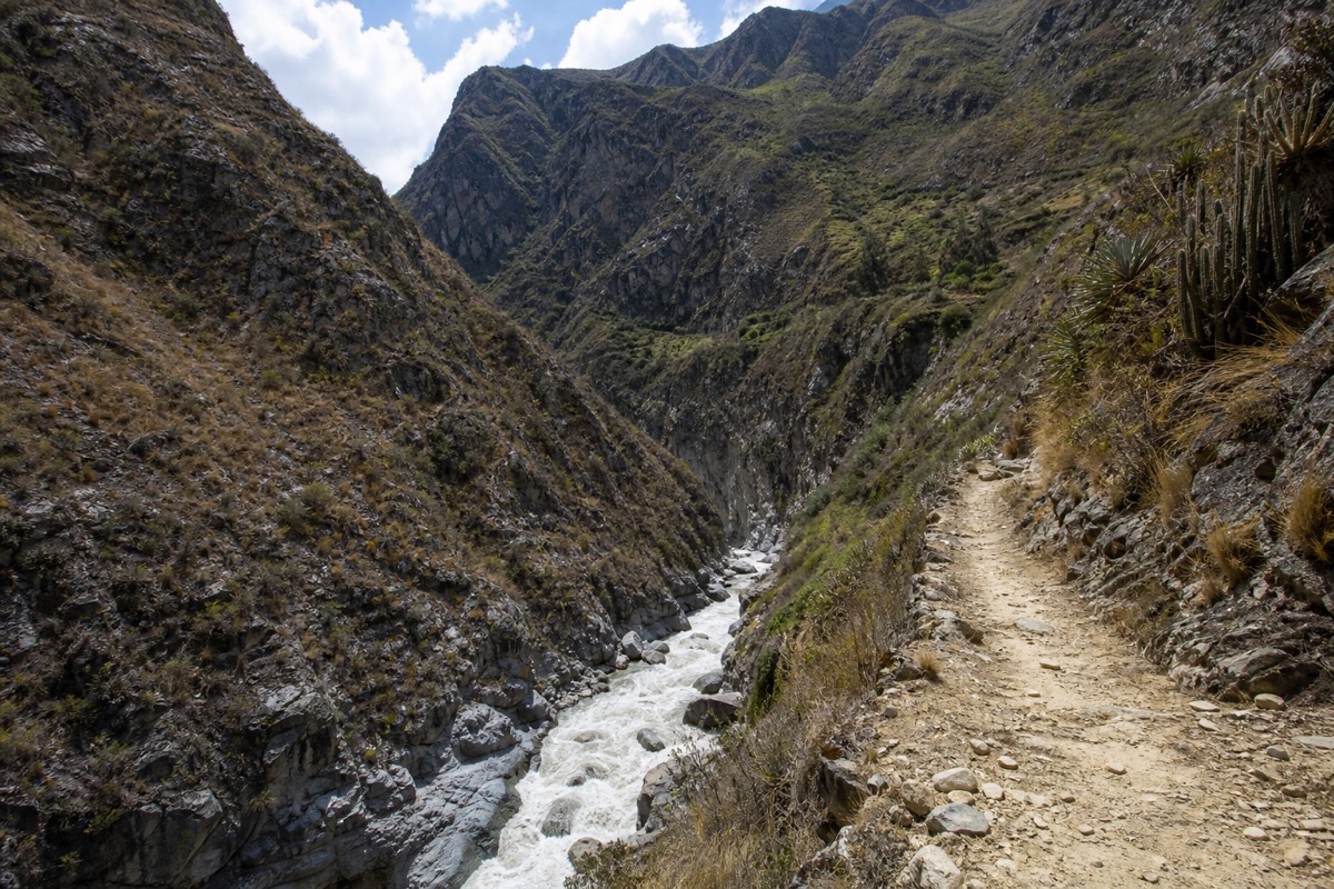 The canyon above Cashapampa on the Santa Cruz Trek